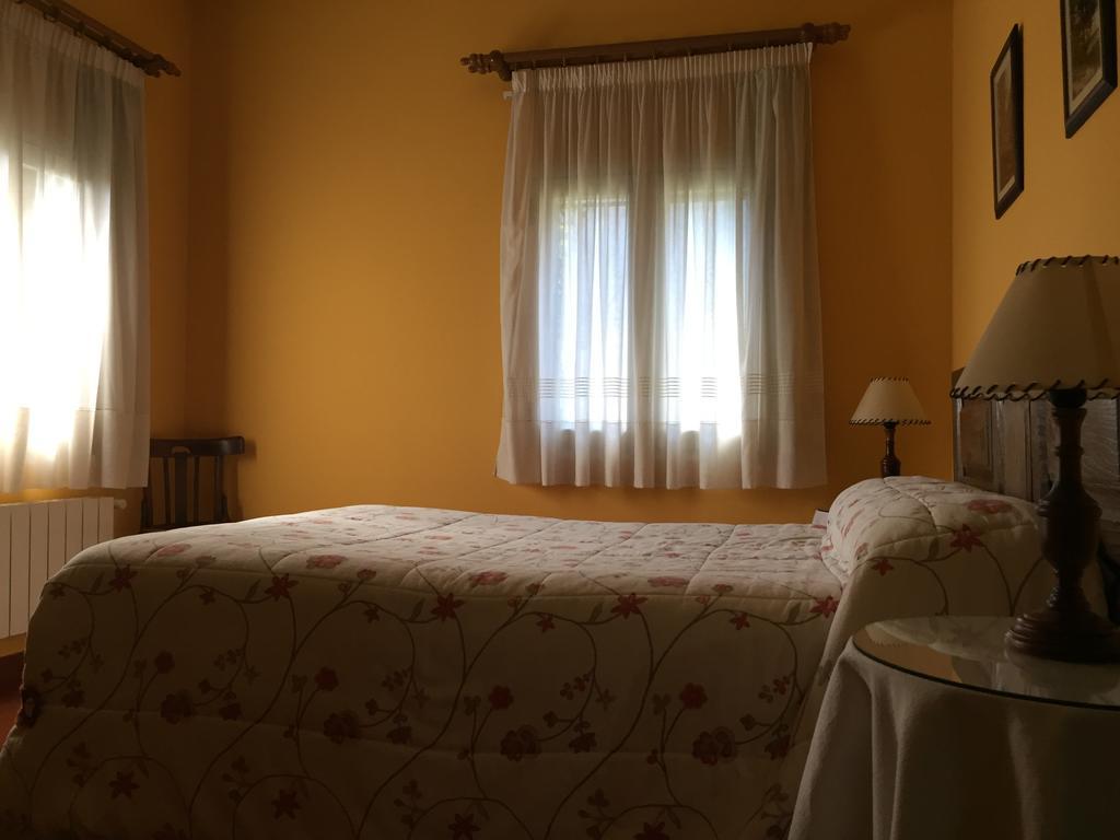Casa Rural Sierra De Tormantos Guijo de Santa Barbara ภายนอก รูปภาพ